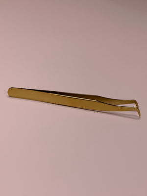 Slim volume boot tweezer